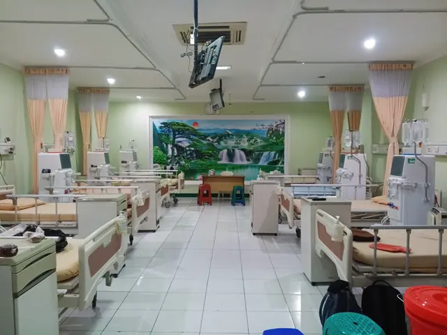 Penyakit ginjal kronik bila tidak segera diintervensi maka bisa berujung gagal ginjal kronik yang memerlukan terapi pengganti ginjal, salah satunya cuci darah atau hemodialisis.