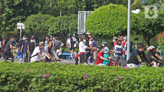 Minggu Pertama 2021, Bundaran HI Ramai Pesepeda