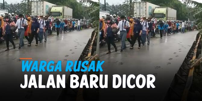 VIDEO: Viral, Warga Tangerang Nekat Lewati Jalan yang Baru dicor
