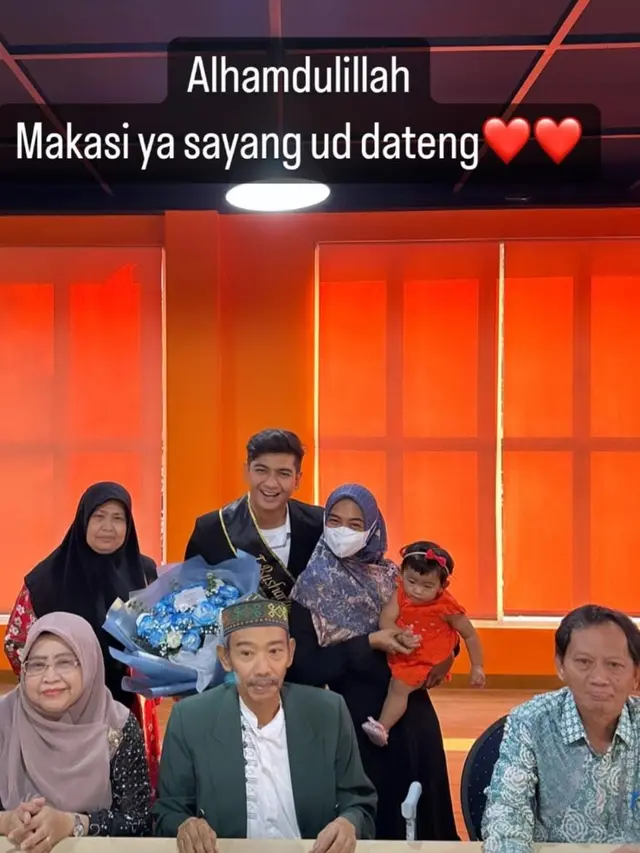 6 Potret Teuku Ryan Lulus S2 dengan Predikat Cumlaude, Ria Ricis Ungkap Rasa Bangga