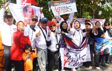 FOTO: Relawan Tumpah Ruah di Kawasan Bandara Halim Perdanakusuma Antar Jokowi Pulang ke Solo