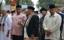 Wamenaker Afriansyah Noor Rayakan Idul Fitri di Batusangkar, Pererat Silaturahmi