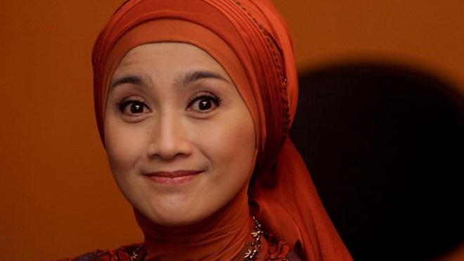 Sang Anak Sebut Desy Ratnasari Seperti Polisi - Celeb Bintang.com