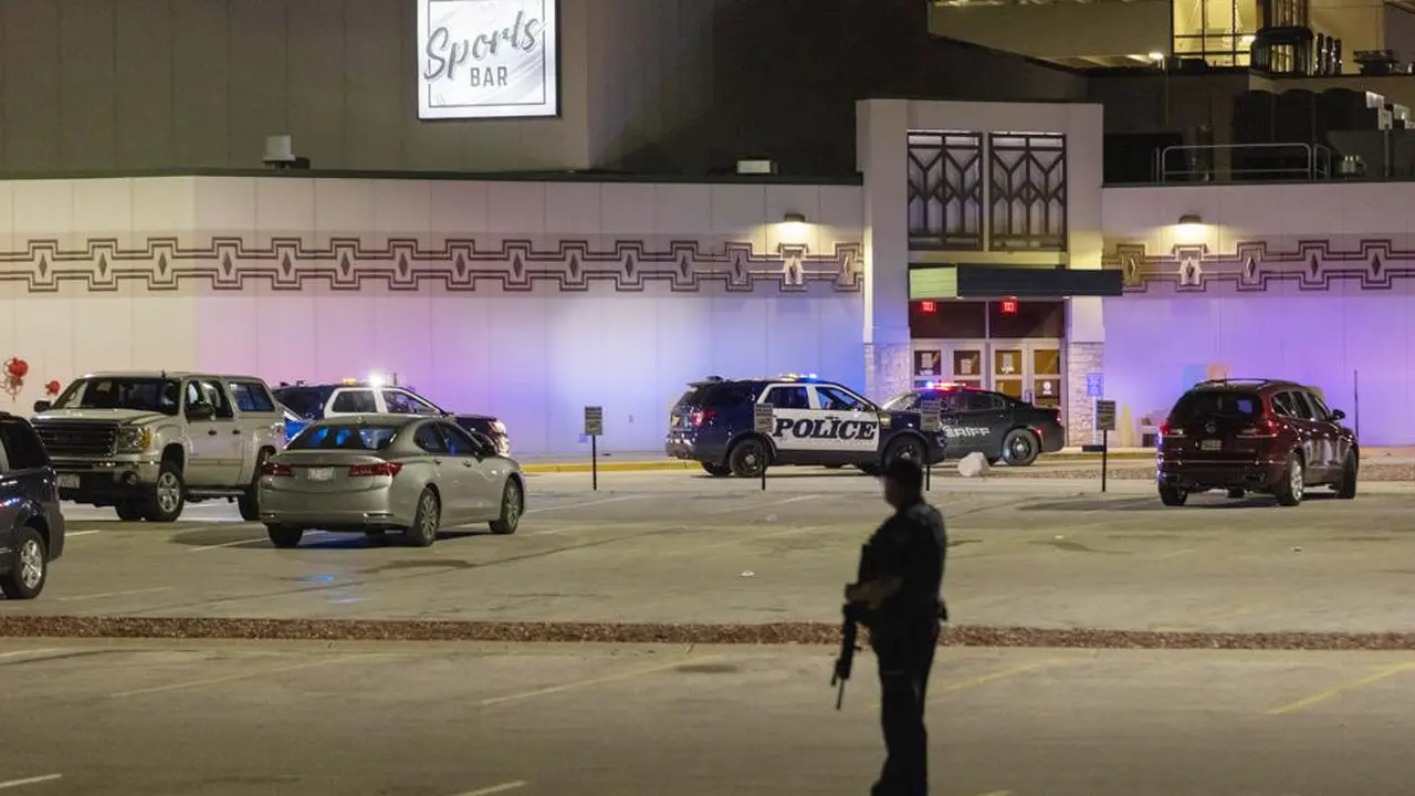 Kasus penembakan di kasino Wisconsin, Amerika Serikat, Minggu (2/5/2021).