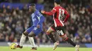 Moises Caicedo sukses menyapu serangan-serangan yang coba dibangun oleh Sheffield United. Sang pemain juga sesekali mampu menjadi inisiator serangan Chelsea. (AP Photo/Ian Walton)