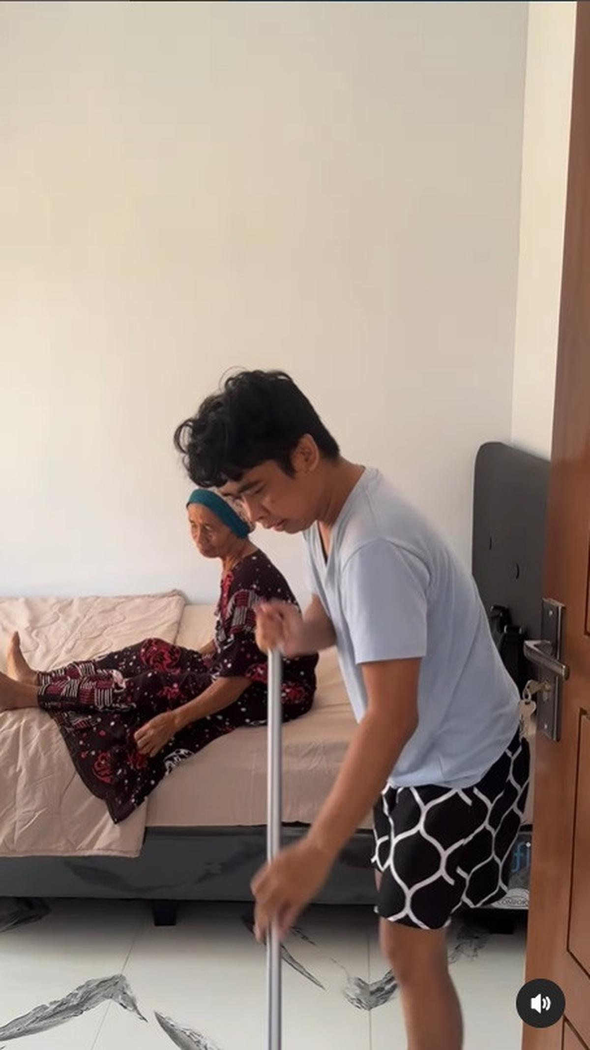 Sempat Jadi Kuli, Ini 8 Potret Rumah Baru Mimi Peri yang Ditempati Bersama Ibunya - Buah dari Memuliakan Orangtua
