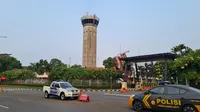 Airnav Indonesia memastikan, penerbangan di Bandara Internasional Soekarno Hatta berjalan tanpa gangguan. Hal ini sehubungan dengan adanya gangguan pada sistem kontrol lalu lintas udara dilaporkan terjadi di seluruh dunia, terutama pada penggunaan OS Microsoft Window 10.