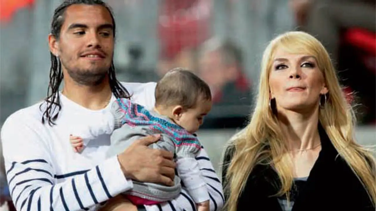 Ini Wanita yang Bikin Sergio Romero Perkasa di Lapangan