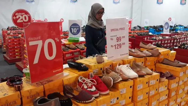 Bukan hanya pusat perbelanjaan modern, penggiat UMKM digandeng dalam kegiatan Tangerang Great Sale. (Liputan6.com/Pramita Tristiawati)