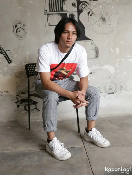 Meski demikian, ia bisa menikmati saat menjalani syuting di bawah laut. Sendsasi berbeda dirasakan saat menikmati pemandangan di bawah lau. (Agus Apriyanto/Kapanlagi.com)