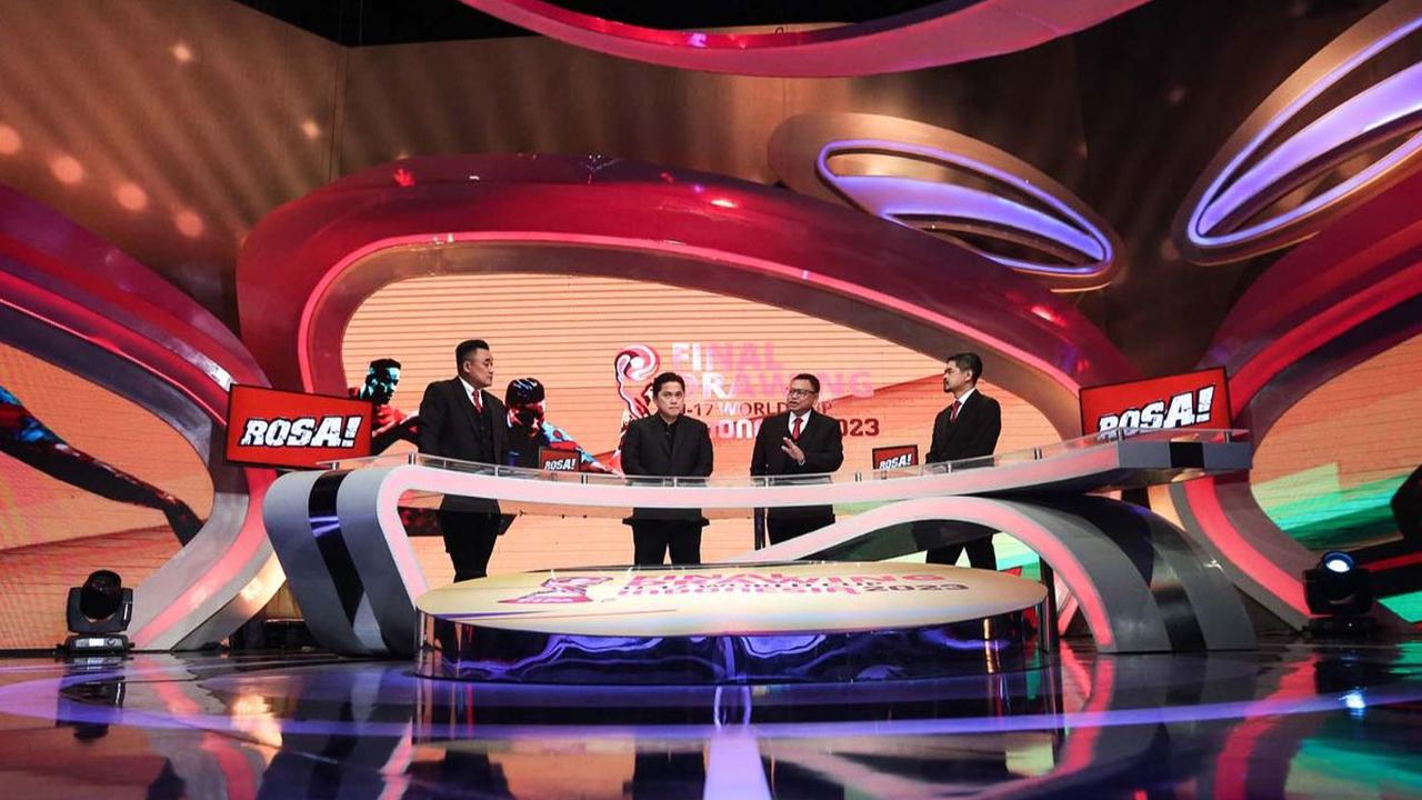 Ketua Umum PSSI, Erick Thohir, berkesempatan hadir di Studio 2 Indosiar untuk menyaksikan proses Final Drawing Piala Dunia U-17 2023 yang dilakukan oleh FIFA di Swiss, Jumat (15/9/2023) malam WIB.