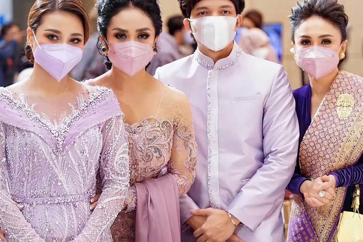 Aurel Hermansyah, Krisdayanti, Atta Halilintar, dan Yuni Shara. (Instagram/ krisdayantilemos)