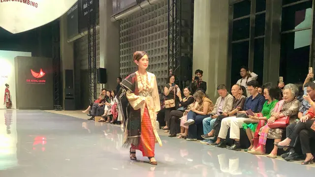 Humbang Sibori dalam Fashion Show Merdi Sihombing di Jakarta 2024