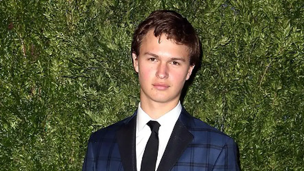 Bintang The Fault in Our Stars Bakal Jadi Pianis