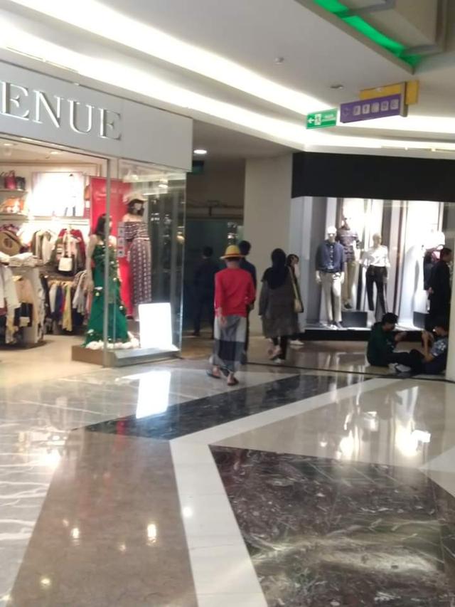 6 Potret Orang Pakai Kostum Anime One Piece di Tempat Umum Ini Kocak