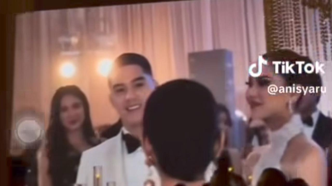 Momen Vina Panduwinata Nyanyi dengan Lirik Nyelekit di Pernikahan Al Ghazali: Jangan Kayak Bapaknya
