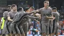 Sejumlah pemain Tottenham Hotspur merayakan gol yang dicetak oleh Micky van de Ven (kanan) ke gawang Luton Town dalam pertandingan pekan kedelapan Liga Inggris 2023/2024 yang berlangsung di Kenilworth Road, Inggris, Sabtu (7/10/2023). Spurs memboyong Micky van de Ven dari Wolfsburg dengan biaya £34,5 juta (€40 juta) ditambah potensi tambahan £8,5 juta (€10 juta). (AP/PA/Bradley Collyer)