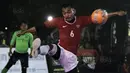 Pemain futsal Indonesia, Karismawan, meramaikan grand final Super Soccer Futsal Battle 2017 di Bintaro Jaya ExChange, Tangerang, Sabtu (21/10/2017). Timnas futsal Piala AFF 2010 tampil melawan All Star. (Bola.com/Vitalis Yogi Trisna)