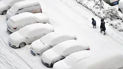 Kantor cuaca nasional mengatakan suhu di bawah nol derajat Celcius memecahkan rekor di lima stasiun di provinsi dan wilayah Shanxi, Hebei dan Mongolia Dalam pada Rabu dini hari. (STR / AFP)