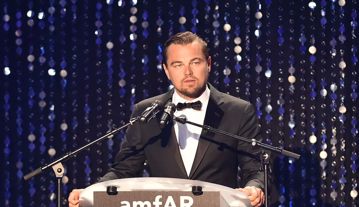 Menurut Aceshowbiz (02/06/16), Leonardo DiCaprio dikabarkan tertarik dengan pesona kecantikan sang model Kendall Jenner. Tak hanya itu saja, mereka berdua pun sempat bertukar nomor telefon. (AFP/Bintang.com)