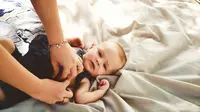 8 Cara Mengatasi Perut Kembung Pada Bayi dan Mengenali Penyebabnya