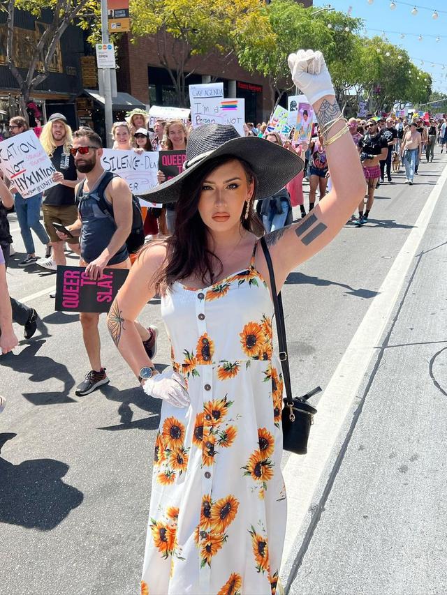 Aktivis Transgender Jadi Tamu Tak Punya Malu, Nekat Topless di Gedung Putih