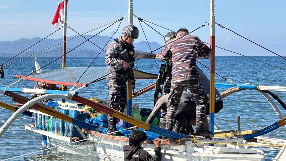 FOTO: TNI AL Gagalkan Penyelundupan Barang Ilegal dari Filipina di Perairan Sulawesi Utara