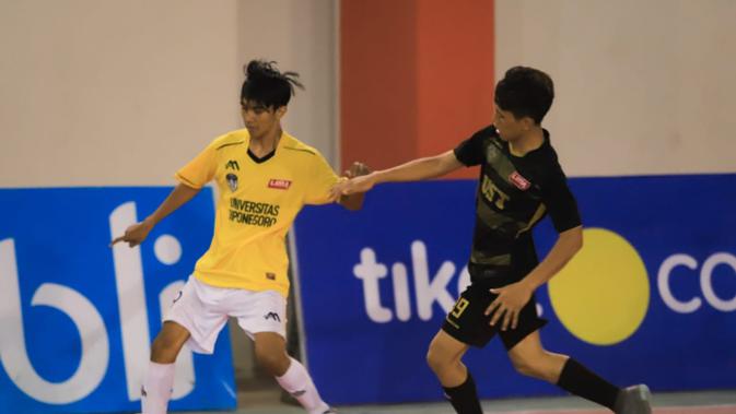 Aksi para pemain UNY saat menghadapi UTP di Final LIMA Futsal Yogyakarta (dok: LIMA)