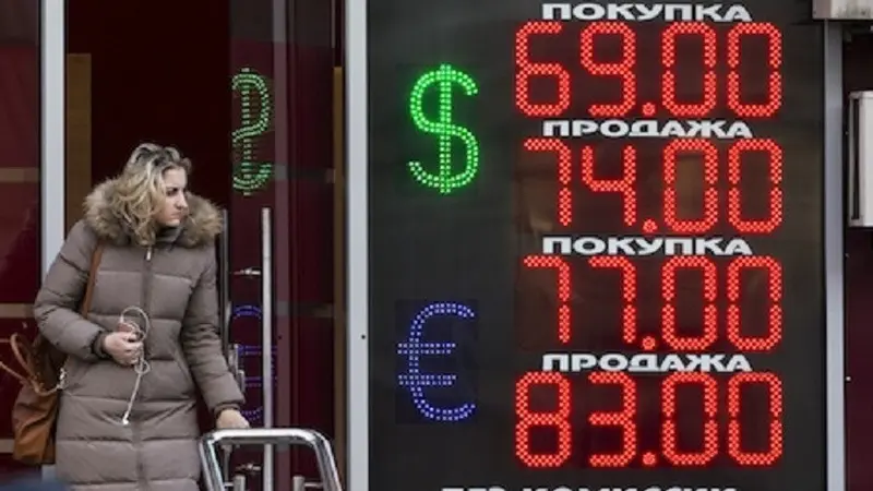 Ilustrasi kurs mata uang Rusia (russia-direct.org)