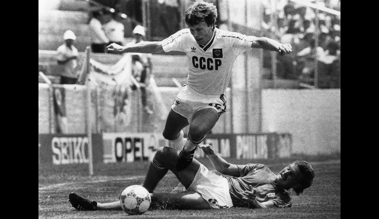 Igor Belanov juga sukses memenangkan penghargaan Ballon d'Or saat membela Dynamo Kyiv. Itu terjadi pada 1986 saat dirinya berhasil mengungguli suara Gary Lineker dan Emilio Butragueno. (AFP/Georges Gobet)