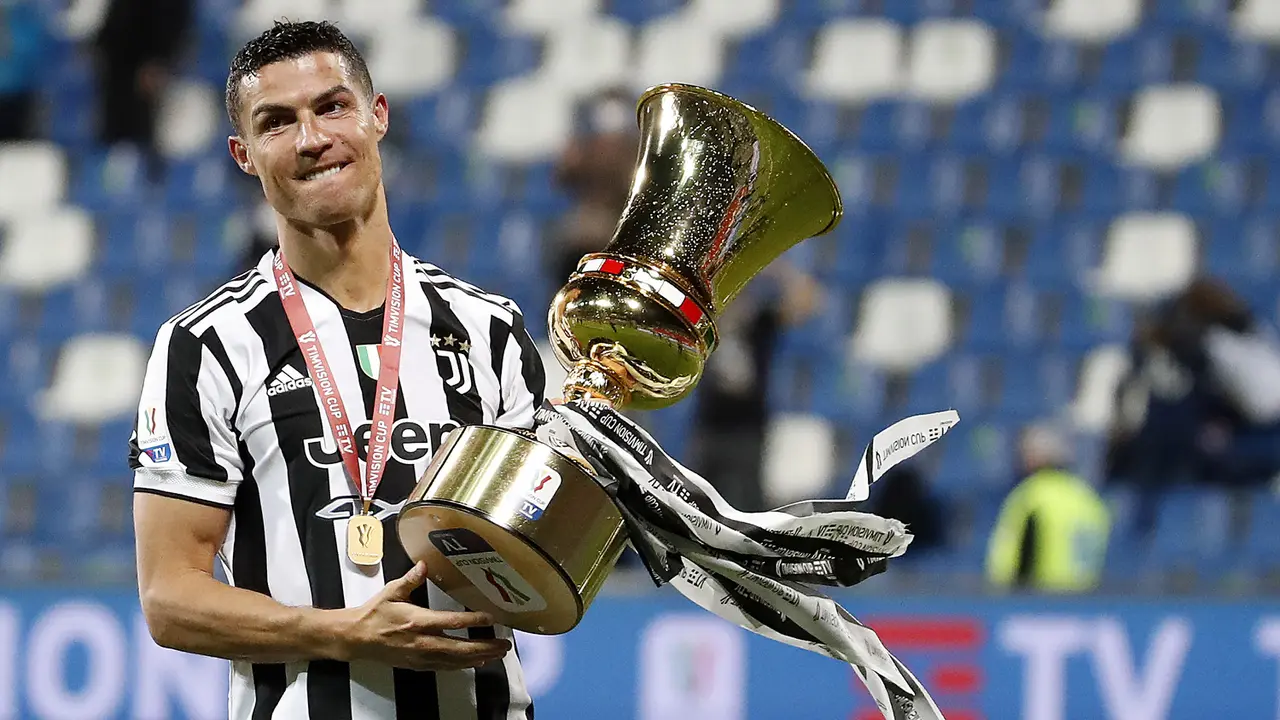 Foto: Kilas Balik Momen-Momen Terbaik Cristiano Ronaldo dalam Ulang Tahunnya yang ke-40