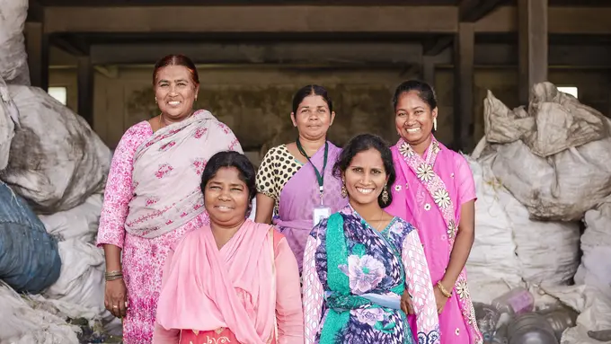 Sampah plastik daur ulang yang ramah lingkungan