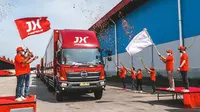 Perusahaan Ekspedisi J-Express Meremajakan 6 Armada Truk