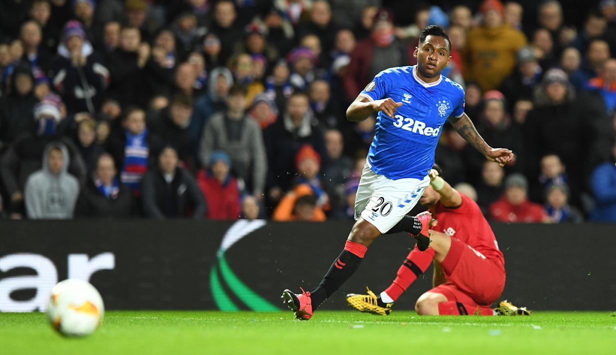 4. Alfredo Morelos (6 gol dan 1 assist) : Alfredo Morelos menjadi striker mematikan Rangers di bawah asuhan Steven Gerrard. Pemain 24 tahun ini mengoleksi 6 gol dan 1 assist di kompetisi Liga Europa musim 2019/2020. (AFP/Andy Buchanan)