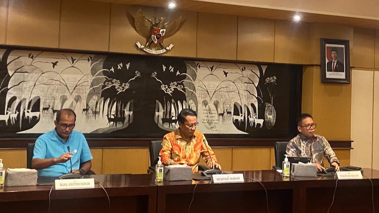 Menkum Supratman Minta Maaf soal Pernyataan Denda Damai Koruptor