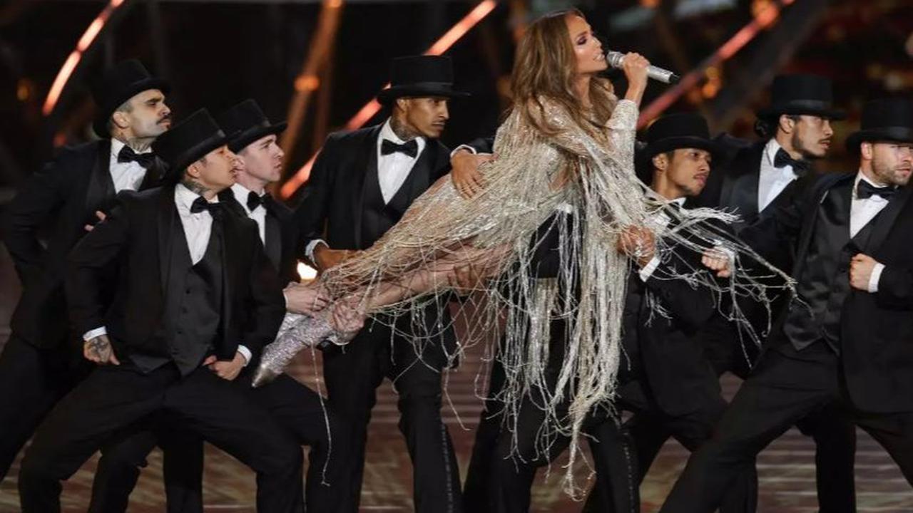 Jennifer Lopez Tuai Kontroversi Setelah Tampil Seksi Saat Konser di Arab Saudi