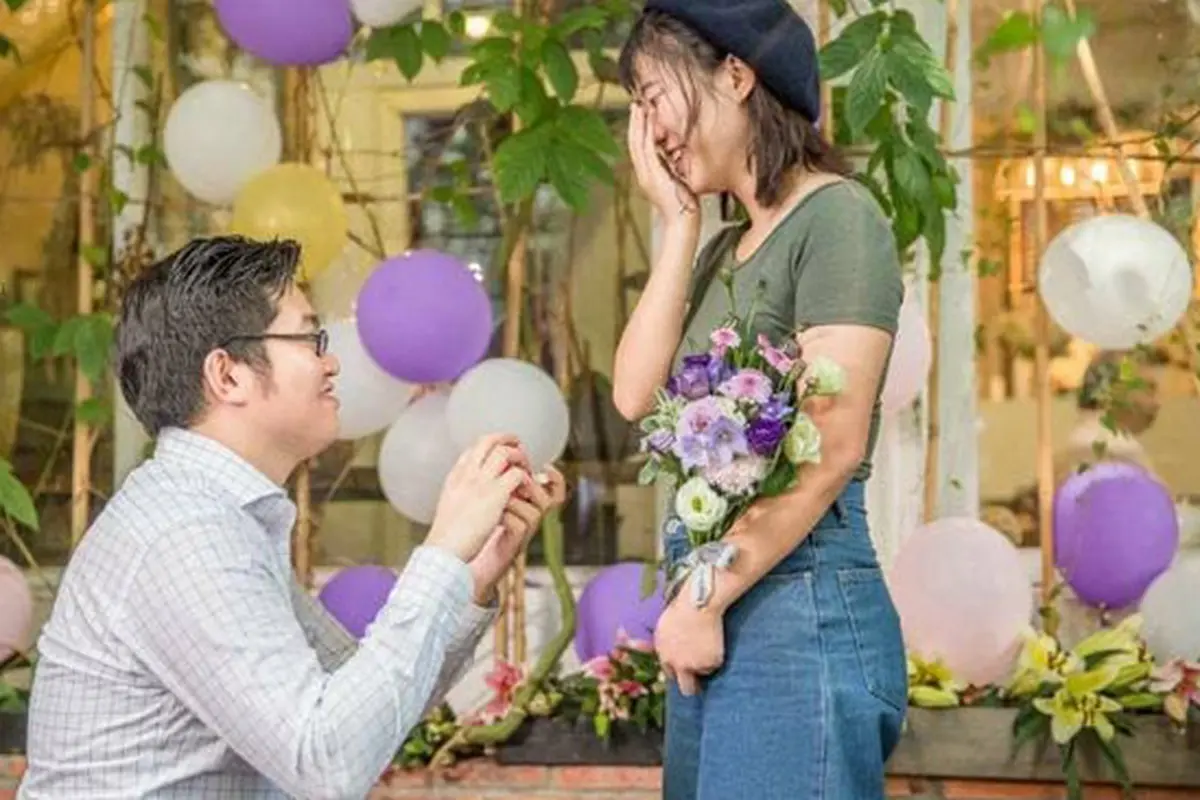 Pria Romantis, Lamar Kekasih dengan 25 iPhone X