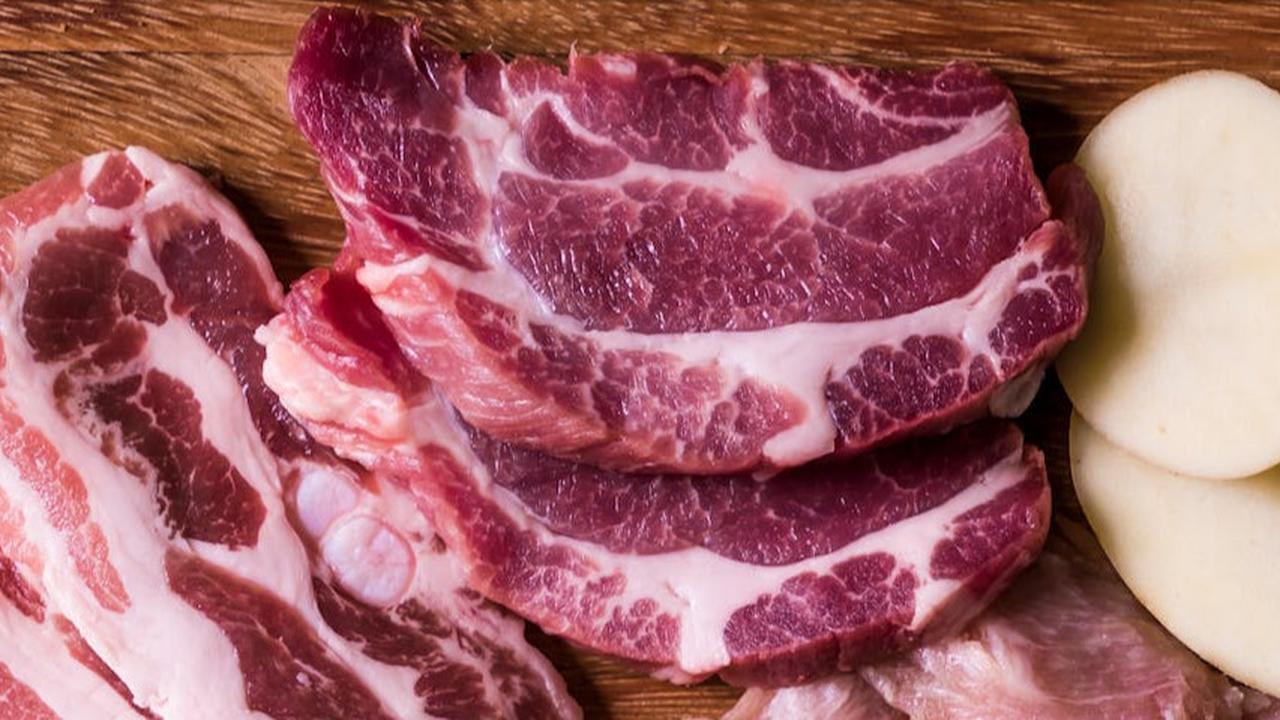 Kenali Warna, Bau, dan Tekstur Daging Kurban yang Masih Aman Dimakan