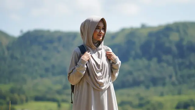 Model Gamis Abaya Linen Adem Cocok untuk Cuaca Panas