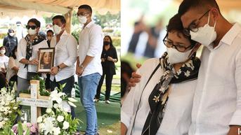 7 Momen Pemakaman Maura Magnalia Putri Nurul Arifin, Keluarga Saling Menguatkan