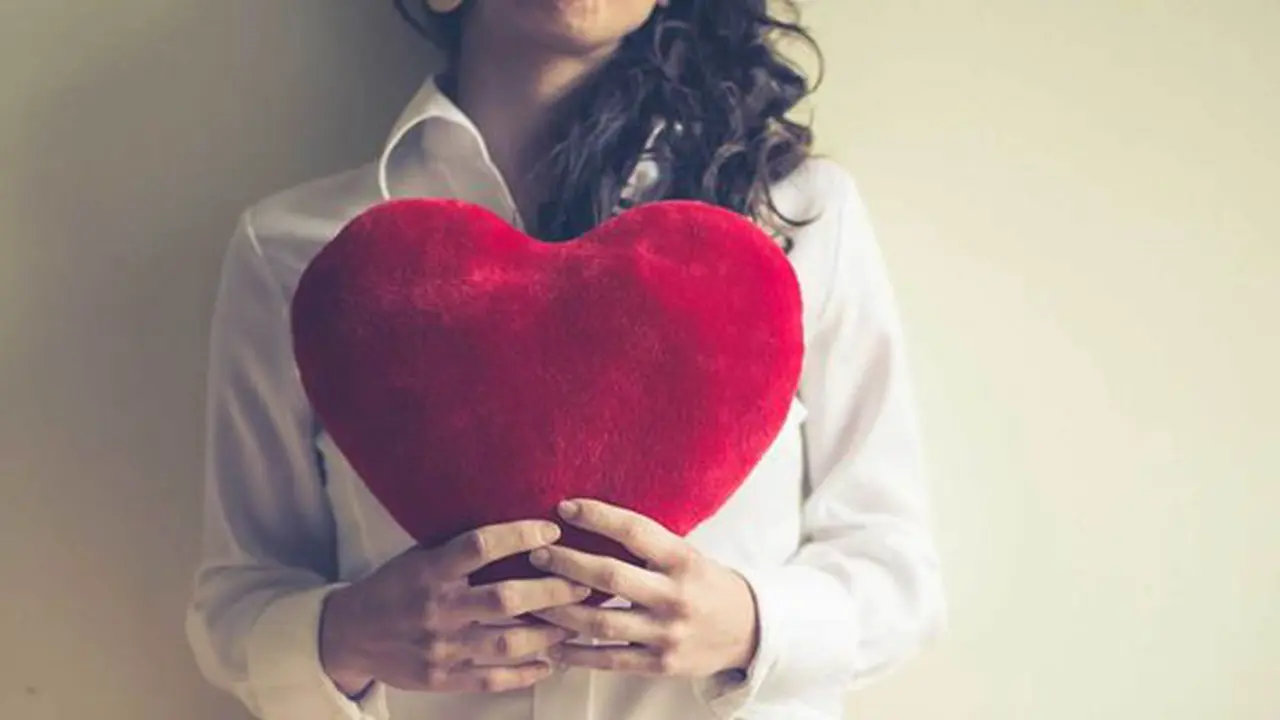 Lebih baik dicintai atau mencintai?/Copyright heartandstroke.ca