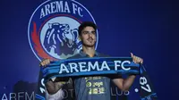 Pemain asal Uruguay, Matias Daniel Malvino, menjadi kekuatan baru Arema FC. (Bola.com/Iwan Setiawan)
