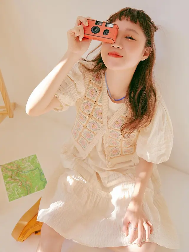 Potret Manis Gong Hyo Jin yang Awet Muda di Usia 42 Tahun