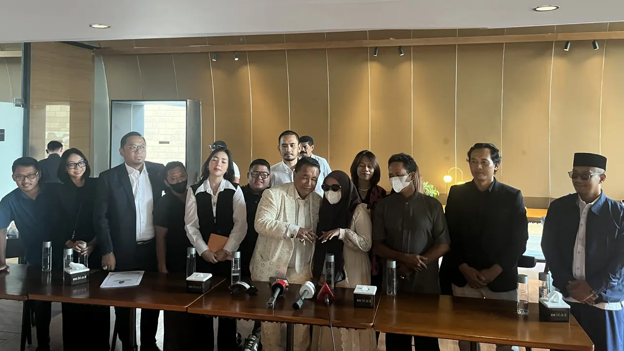 Hotman Paris dampingi santriwati korban pelecehan di Ponpes Pati