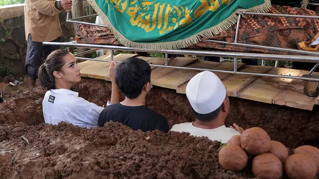 [Bintang] Milen Cyrus