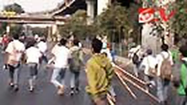 Pelajar SMU Tawuran, Pengendara Ketakutan