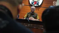 Ketua KPK Agus Rahardjo memberikan keterangan terkait kasus dugaan suap Wali Kota Tegal Siti Marsitha, Jakarta, Kamis (30/8). KPK menyita Uang sebesar Rp 300 juta, yakni Rp 200 juta dan Rp 100 dari rekening Amir. (Liputan6.com/Helmi Afandi)
