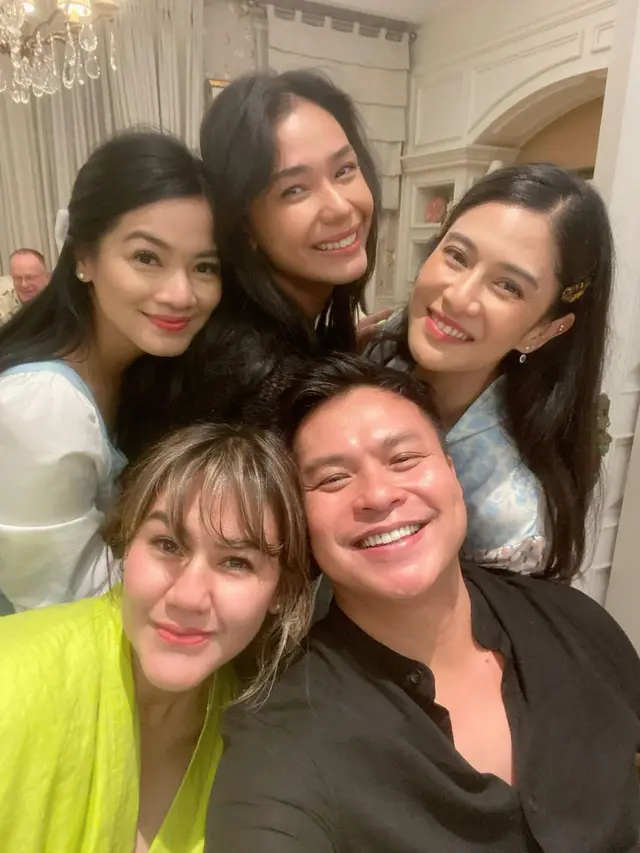 Dian Sastrowardoyo ultah bareng geng AADC (Instagram/titi_kamall)
