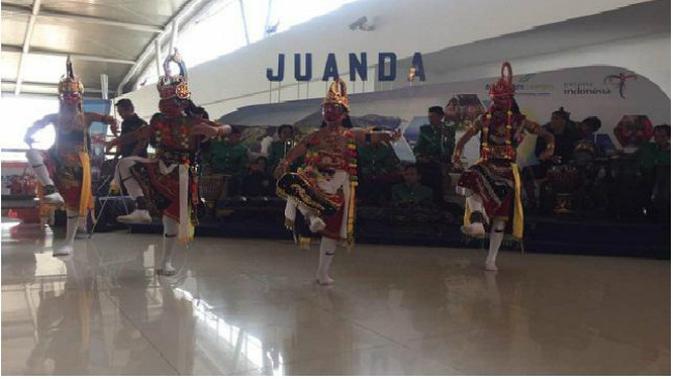 Ilustrasi, Juanda Surabaya menampilkan acara kesenian tari dari Dinas Kebudayaan Pariwisata Pemuda dan Olahraga Kabupaten Sumenep. (Suarasurabaya/juanda-airport.com)