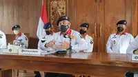 Letjen TNI (Purn) Hinsa Siburian saat menjelaskan terkait serangan siber di kantor BSSN, Kelurahan/Kecamatan Bojongsari, Kota Depok. (Liputan6.com/Dicky Agung Prihanto)